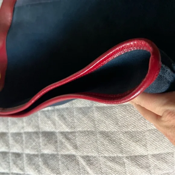 GUCCI Red Leather & Navy Suede Chain Strap Tote Bag. EUC!!!! No callouts!! - Picture 7 of 16